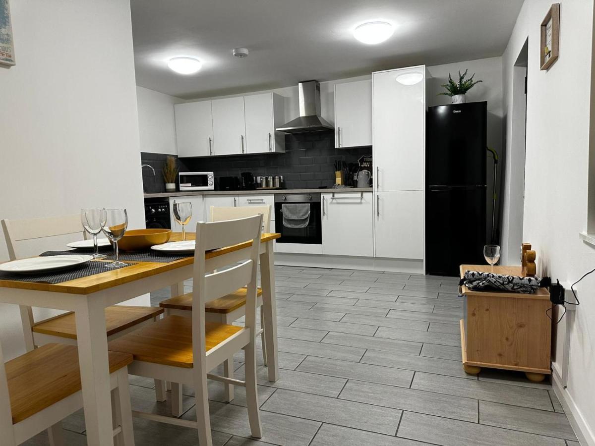 Colchester Central City East Bay Apartment 外观 照片